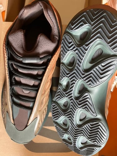 Adidas Yeezy 700 V3 Copper Fade