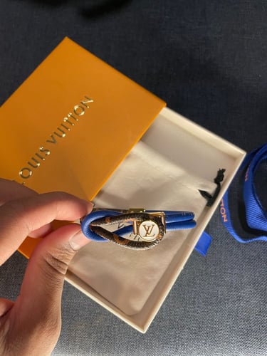 LV bracelet تسليم فوري