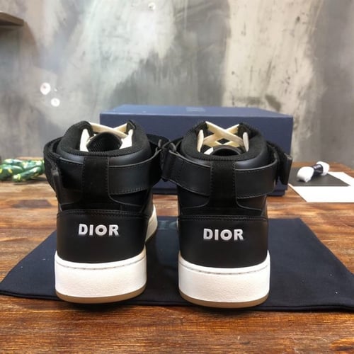 Dior high Sneakers B27