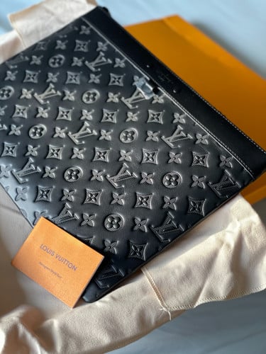 باوتش LV Pouch