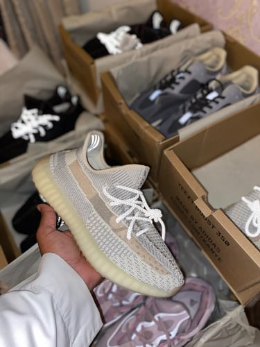 Adidas yeezy boost 350 V2 Lundmark Non Reflective...