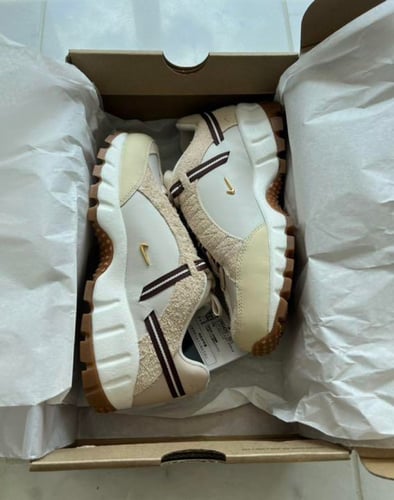 Nike Air Humara x Jacquemus LX