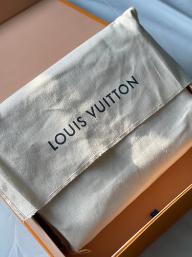 باوتش LV Pouch