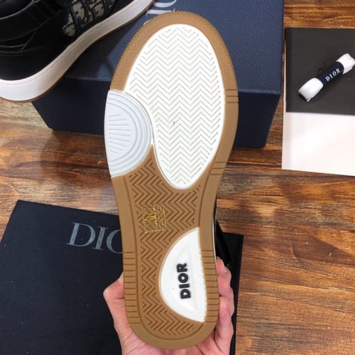 Dior high Sneakers B27