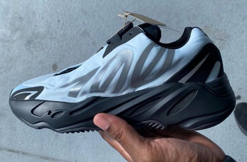 adidas yeezy boost 700 MNVN Blue tinit