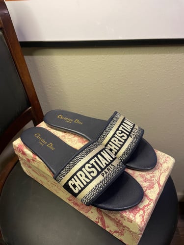 D Women's Dway Mule تسليم فوري