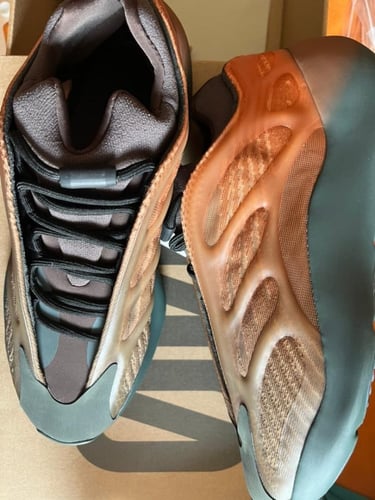 Adidas Yeezy 700 V3 Copper Fade