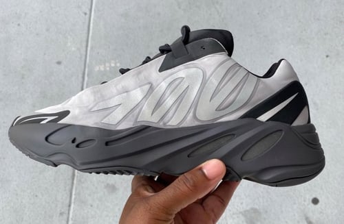 adidas yeezy boost 700 MNVN Metallic