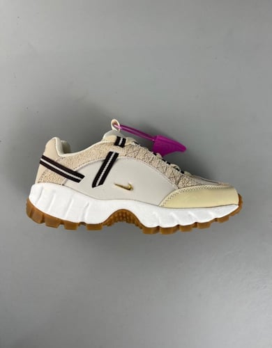 Nike Air Humara x Jacquemus LX