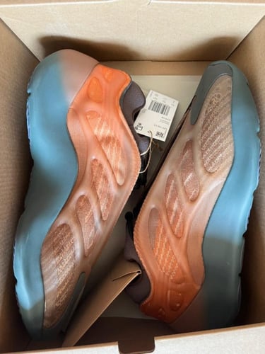 Adidas Yeezy 700 V3 Copper Fade