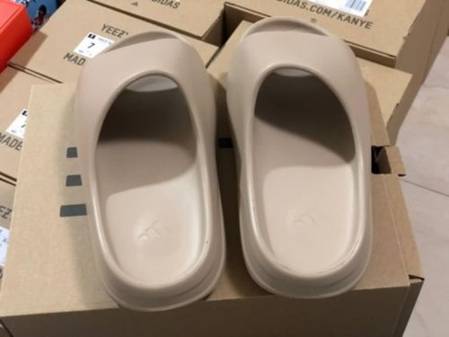 Adidas Yeezy Slide pure