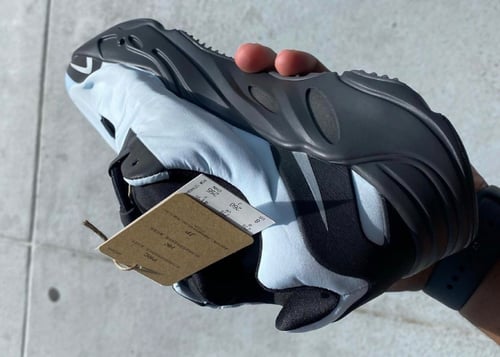 adidas yeezy boost 700 MNVN Blue tinit