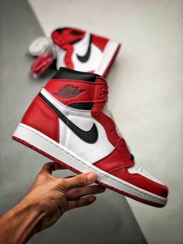 Air Jordan 1 Retro High OG “Chicago”