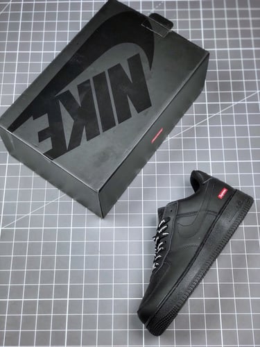 Nike Air Force 1 low X Supreme black