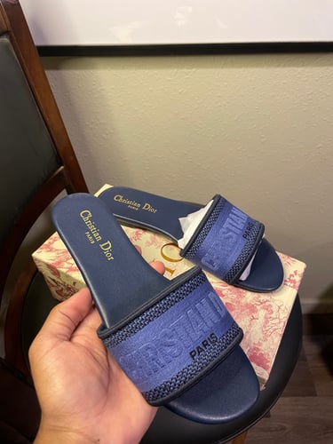 D Women's Dway Mule تسليم فوري