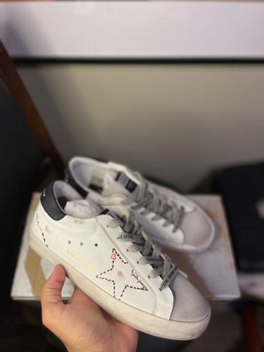 Golden Goose Superstar Sneakers تسليم فوري