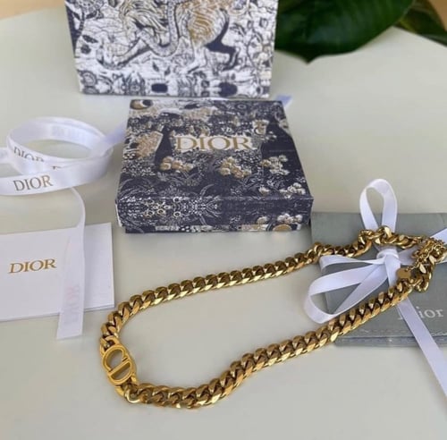 تسليم فوري CD Necklace Gold