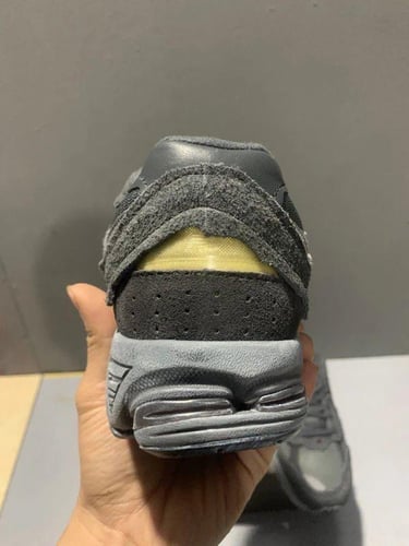 NEW BALANCE 2002R PROTECTION PACK PHANTOM