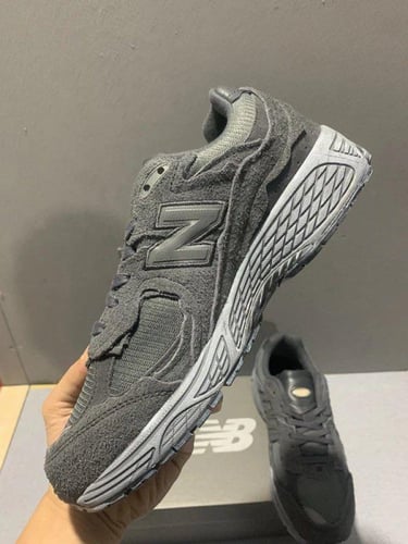 NEW BALANCE 2002R PROTECTION PACK PHANTOM