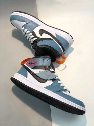 Facetasm x Air Jordan 1 Mid Fearless تسليم فوري