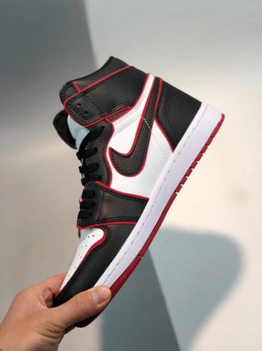 Air Jordan 1 High OG “Bloodline”
