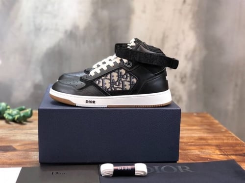 Dior high Sneakers B27