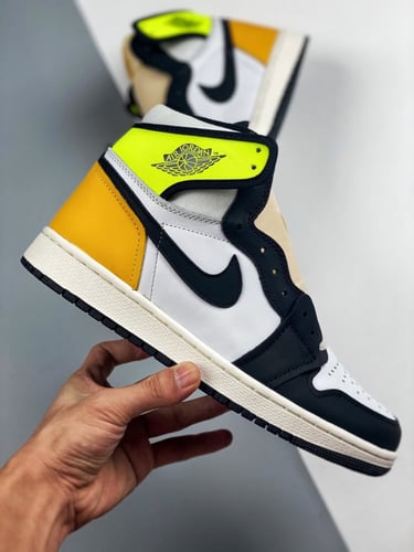 Air Jordan 1 High OG “Volt Gold”