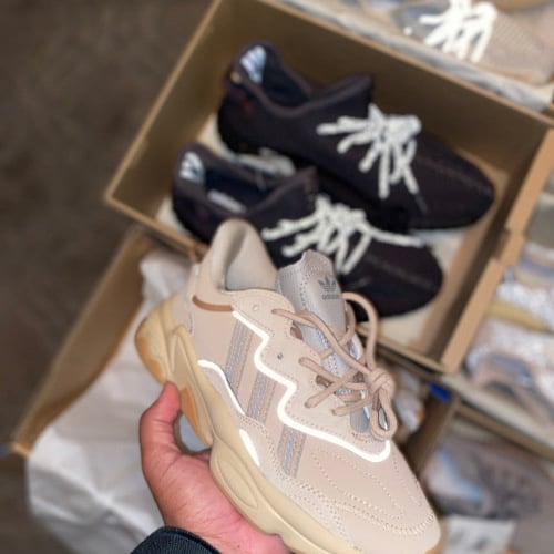 Adidas Ozweego Beigeتسليم فوري