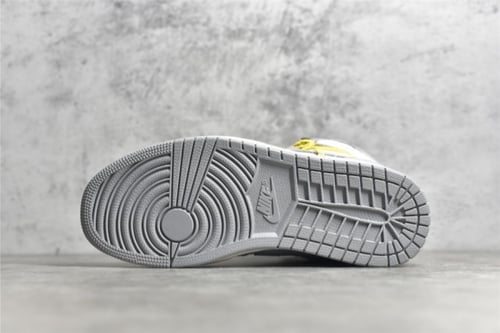 Air Jordan 1 Retro High OG Switch Light Smoke