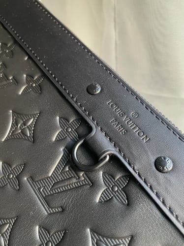 باوتش LV Pouch