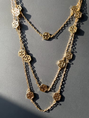 Tory Burch necklace gold تسليم فوري