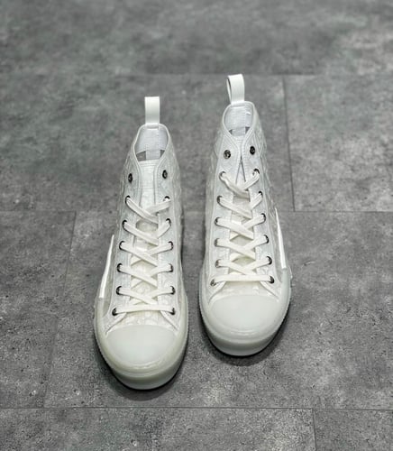 Dior high Top Sneakers B23