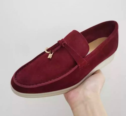 Loro Piana summer charms for women’s