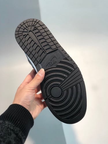 Facetasm x Air Jordan 1 Mid Fearless