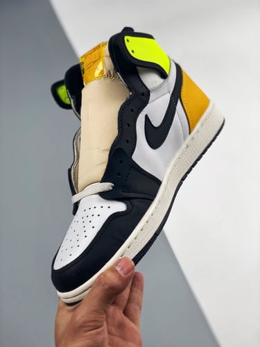 Air Jordan 1 High OG “Volt Gold”