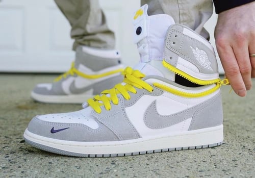 Air Jordan 1 Retro High OG Switch Light Smoke