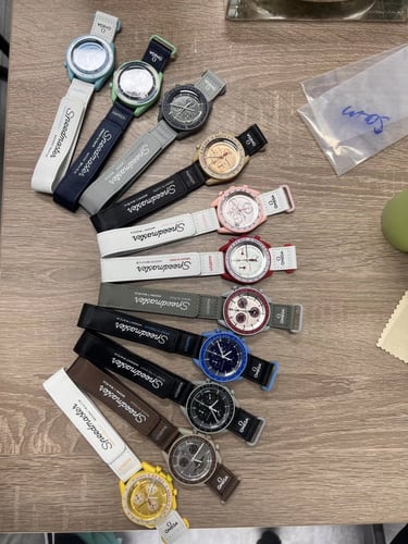 Swatch X Omega Moonswatch ساعة اوميقا