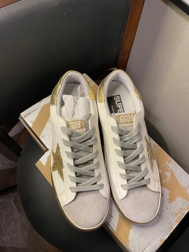 Golden Goose Superstar Sneakers تسليم فوري