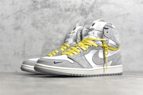 Air Jordan 1 Retro High OG Switch Light Smoke