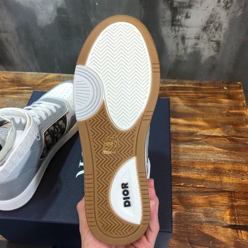 Dior high Sneakers B27