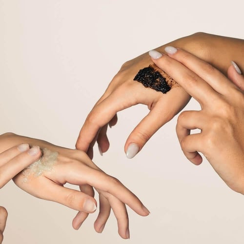 مقشر الجسم بالقهوة