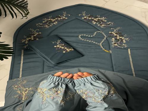 الطقم الملكي المطرز