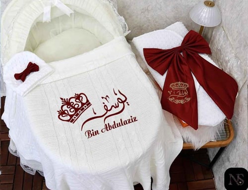 اطقم هدايا مواليد بالاسم