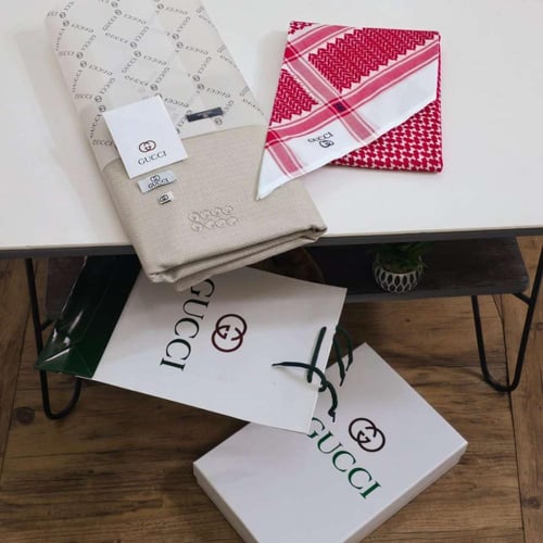 بوكس هدية رجالي شماغ شتوي احمر مع قماش ثوب رجالي ش...