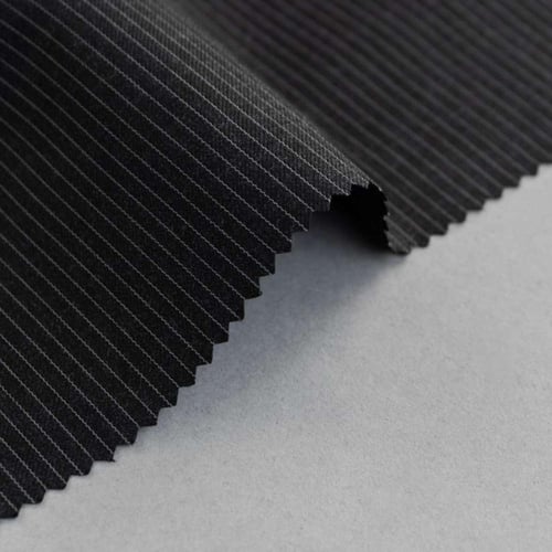 اقمشة ثياب شتوية مقلمة