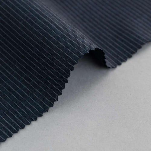 اقمشة ثياب شتوية مقلمة