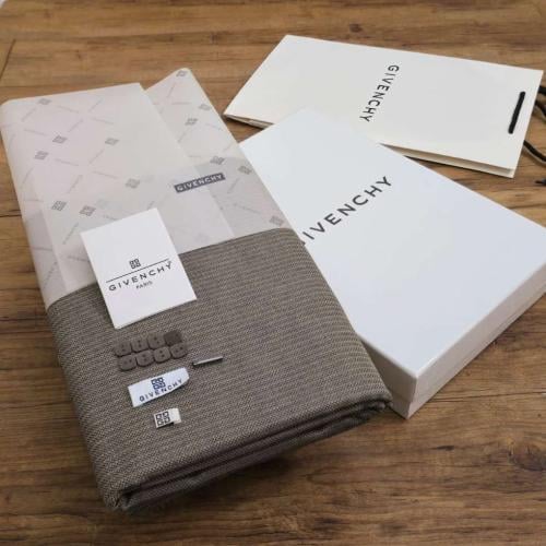 قماش ثوب تيتانيوم شتوي خلية النحل مقلم 2025