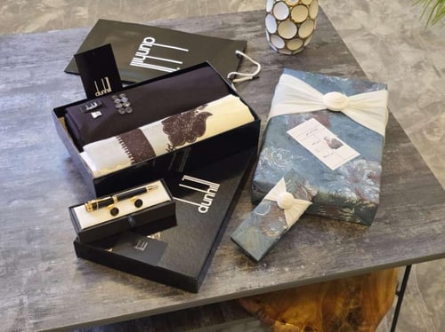 هدايا شال شتوي كشميري مع قماش ثوب رجالي مع قلم كبك