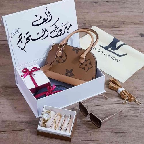 بوكس هدايا تخرج للبنات - بوكسات التخرج خريجات