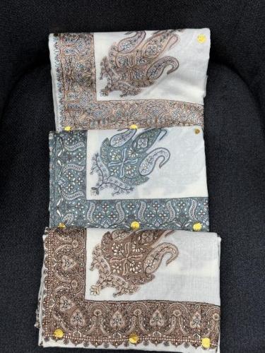 شماغ شتوي بني